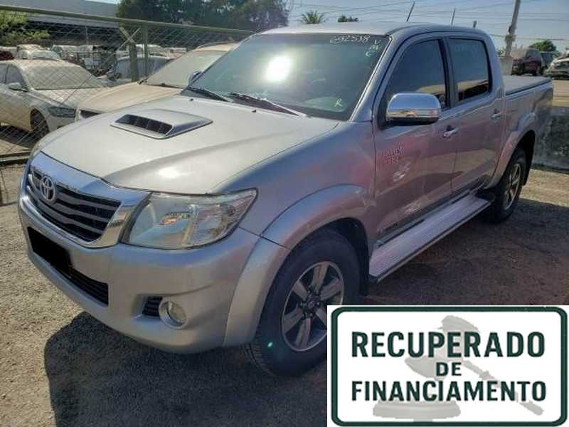 TOYOTA HILUX CD STD 3.0 D-4D 2015