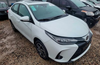 TOYOTA YARIS SEDA 23/23